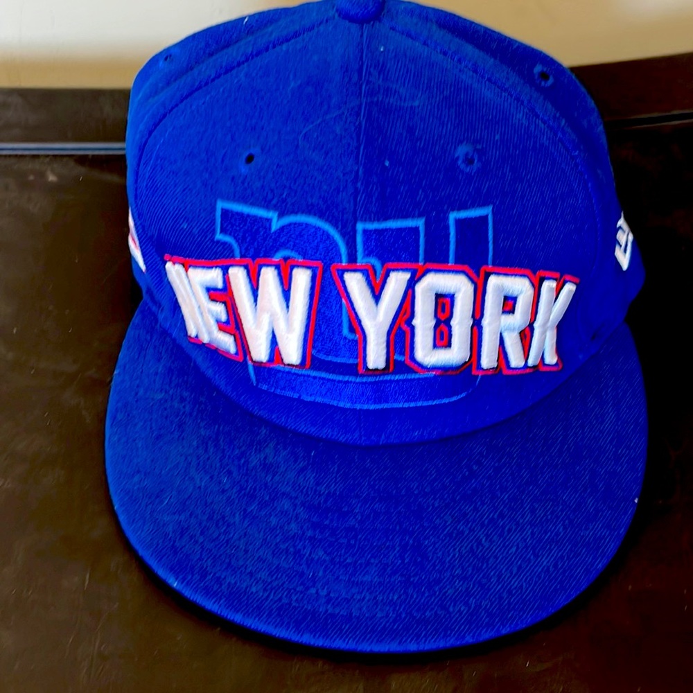 New York Giants fitted hat, size 7